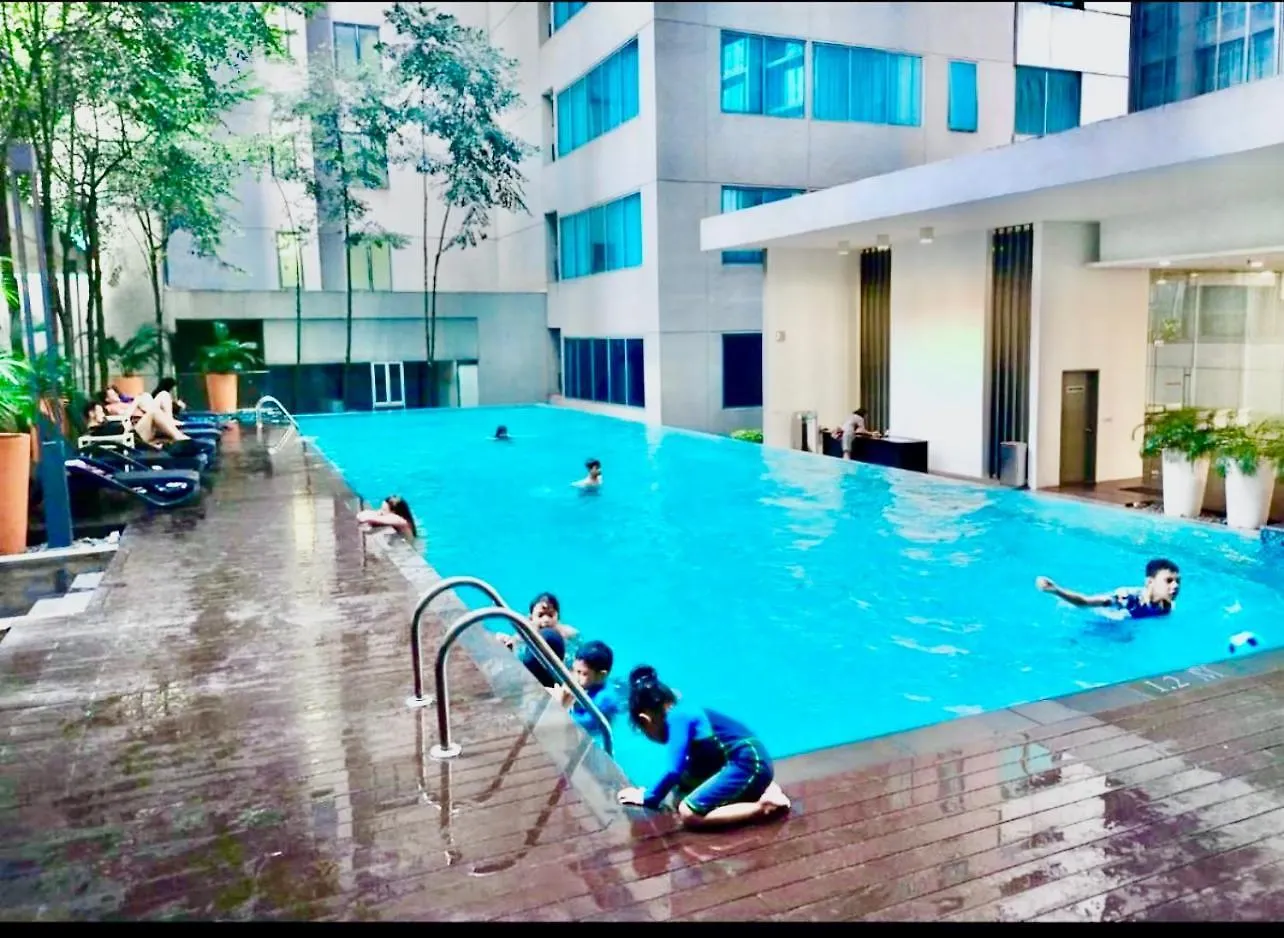 Summer Suites Klcc By Cozy Stay كوالالمبور فندق