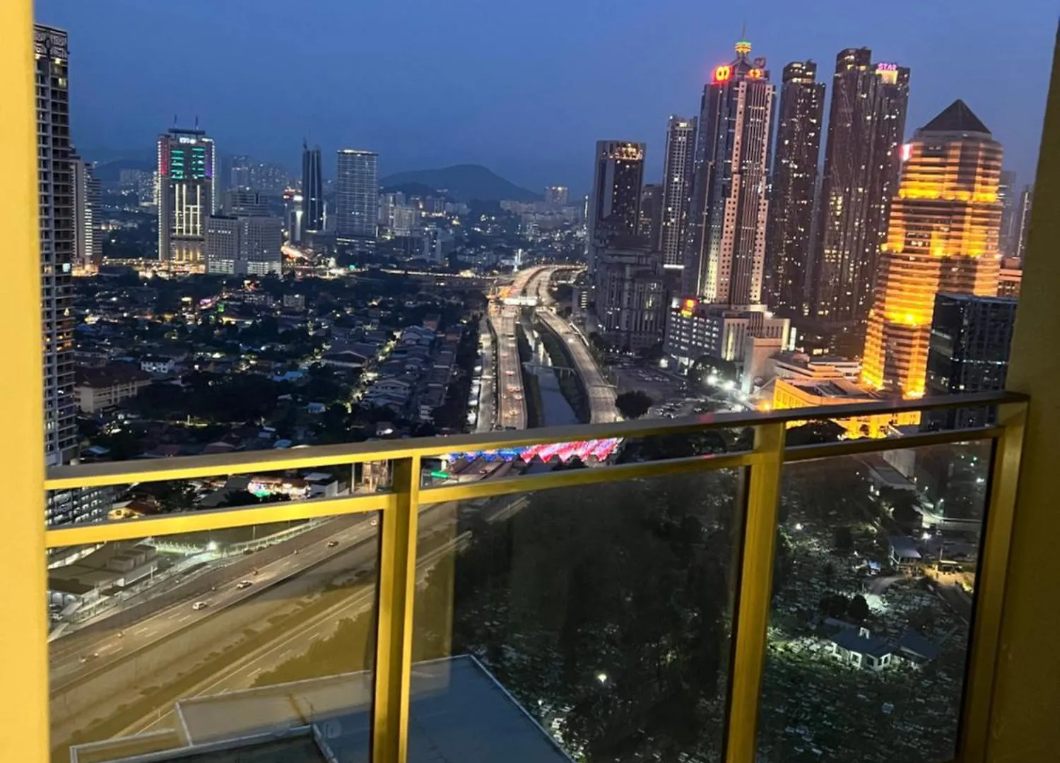 Summer Suites Klcc By Cozy Stay كوالالمبور فندق