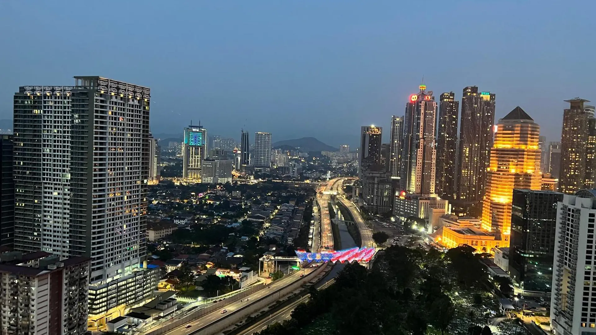 *** فندق Summer Suites Klcc By Cozy Stay كوالالمبور ماليزيا