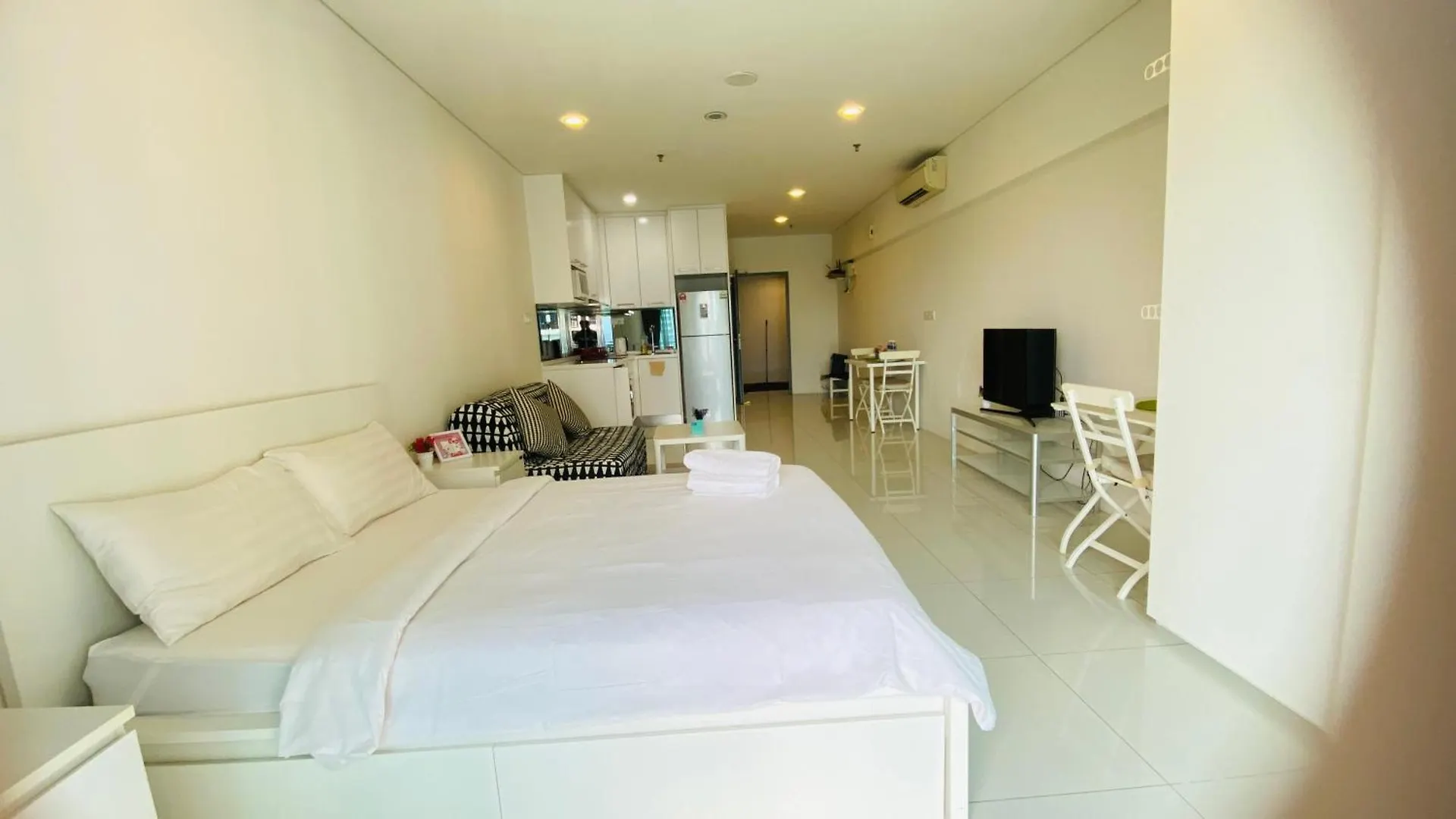 Summer Suites Klcc By Cozy Stay كوالالمبور فندق